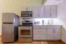 Furnished Studio Apt for Rent 