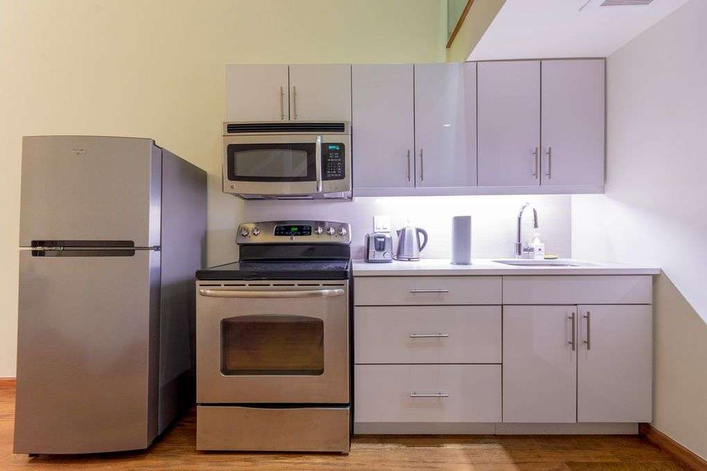Furnished Studio Apt for Rent 