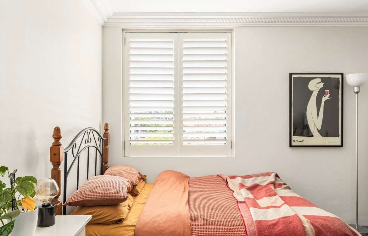 Stunning 3 bedroom apartment with modern features in a prime location 
